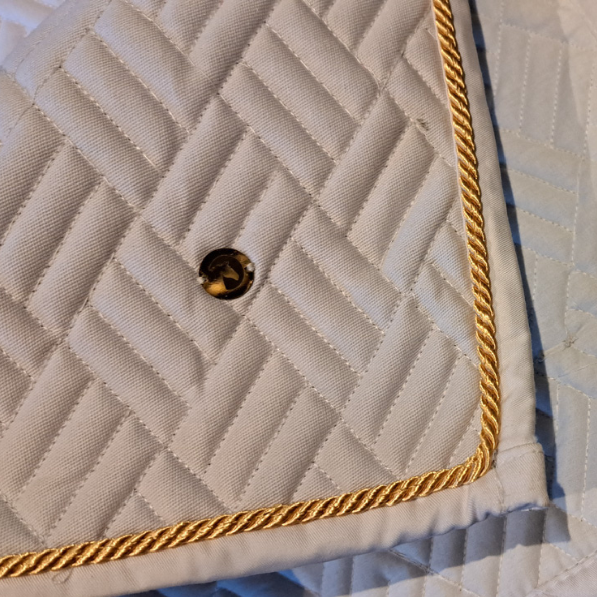 WHITE GOLD SAMPLE (DRESSUUR)